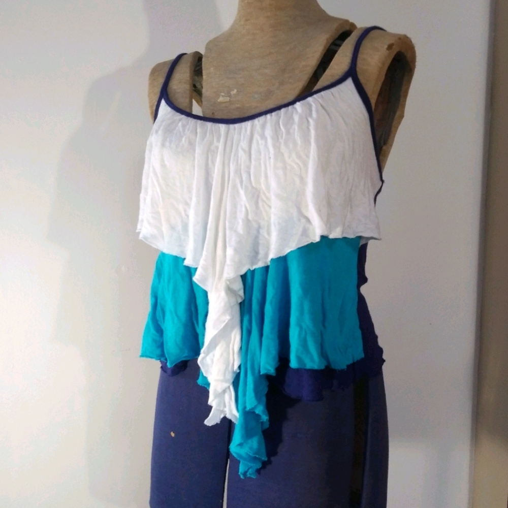 🥂5/$15🥂 Ruffled crop navy blue and white LAST CHANCE SALE!